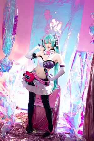 星之迟迟《2024年07月计划B Miku初音未来 喵斯快跑》主题写真：73张全套美图，含1个视频