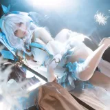 蠢沫沫《三月T3订阅《萝姬改》》主题写真：14张全套美图