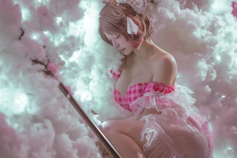 星之迟迟《明日方舟本 Heartbeat》主题写真：349张全套美图