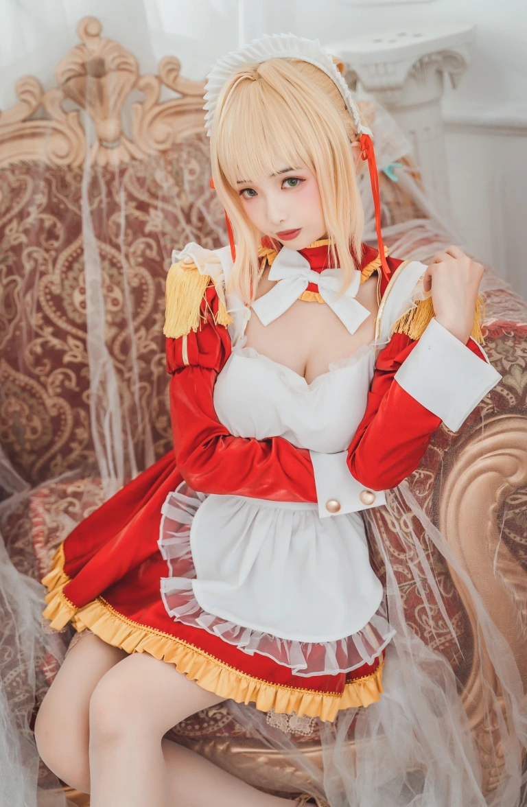 雯仔不讲道理《尼禄女仆》主题写真：20张全套美图