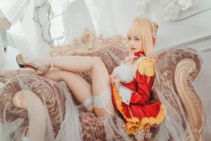 雯仔不讲道理《尼禄女仆》主题写真：20张全套美图