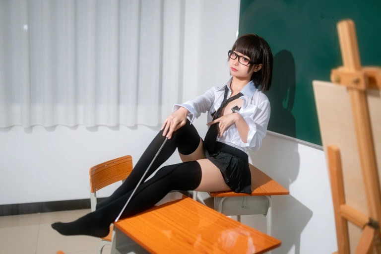 蠢沫沫《教师》主题写真：26张全套美图