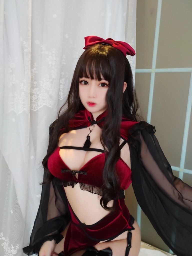 依酱《小女巫》主题写真：35张全套美图，含3个视频