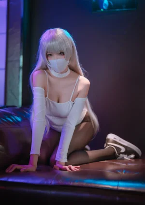 轩萧学姐《NO.27 – 高开叉运动鞋 茑》主题写真：68张全套美图