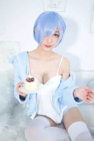 神楽坂真冬《第二季 序号8：蕾姆《Milk by blue》》主题写真：150张全套美图