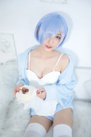 神楽坂真冬《第二季 序号8：蕾姆《Milk by blue》》主题写真：150张全套美图