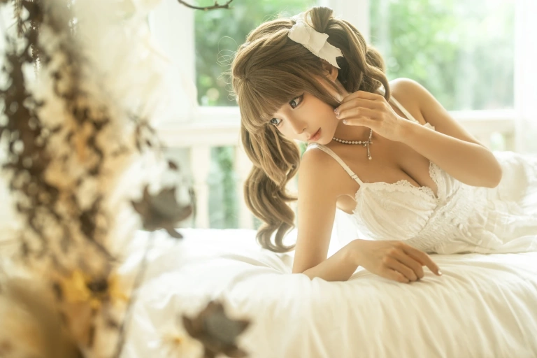 蠢沫沫《三月T3订阅《花床》》主题写真：34张全套美图