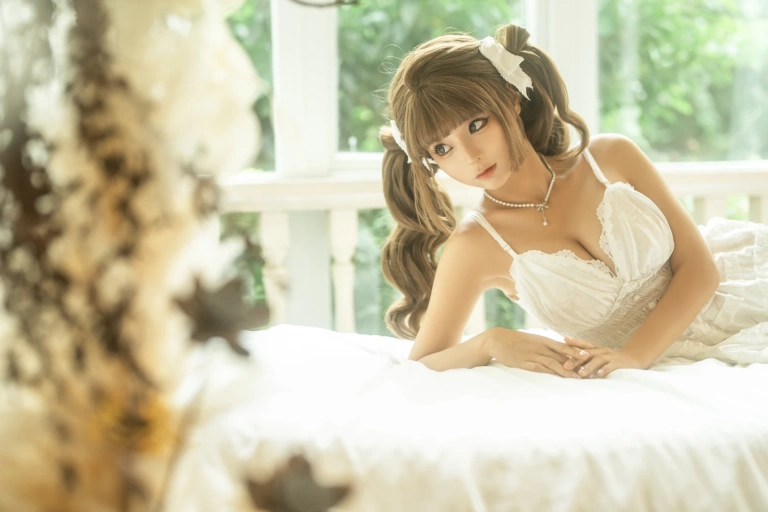 蠢沫沫《三月T3订阅《花床》》主题写真：34张全套美图