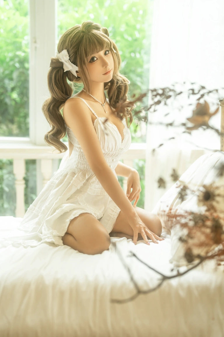 蠢沫沫《三月T3订阅《花床》》主题写真：34张全套美图
