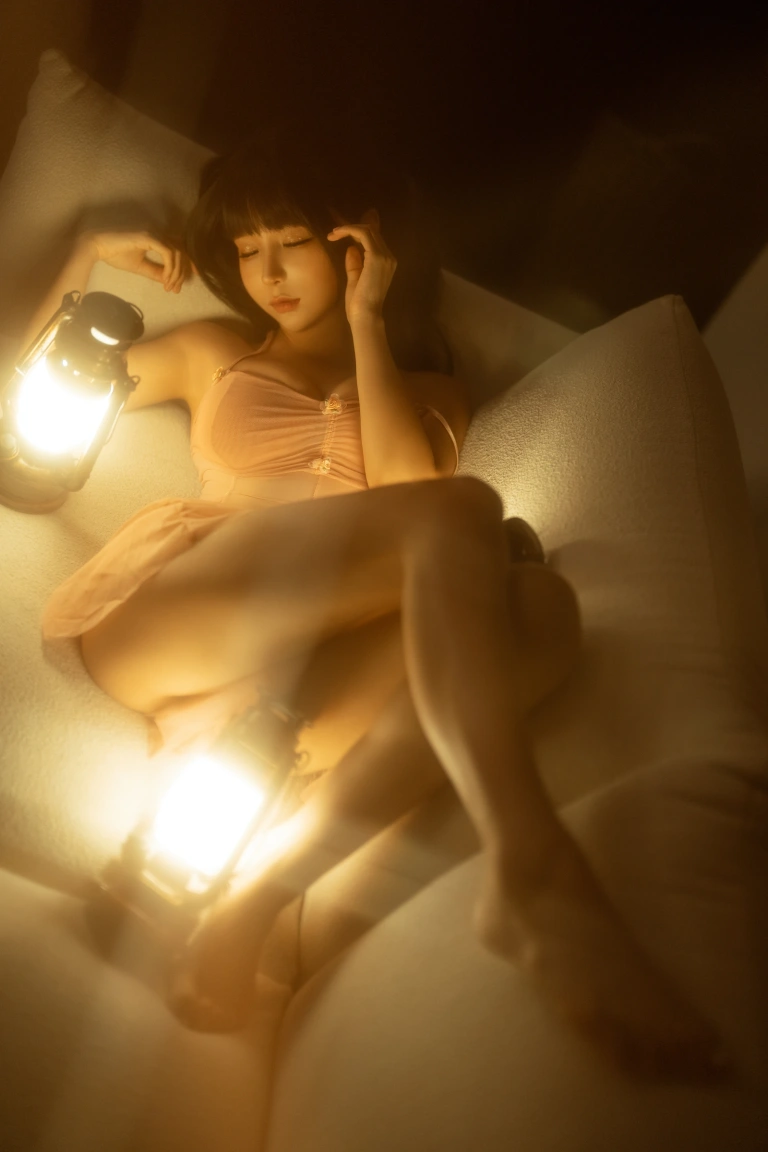 蠢沫沫《四月T1订阅《提灯》》主题写真：34张全套美图