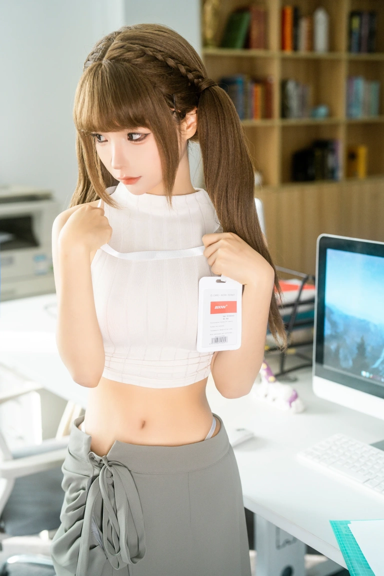 蠢沫沫《四月T3订阅《工作时间》》主题写真：98张全套美图