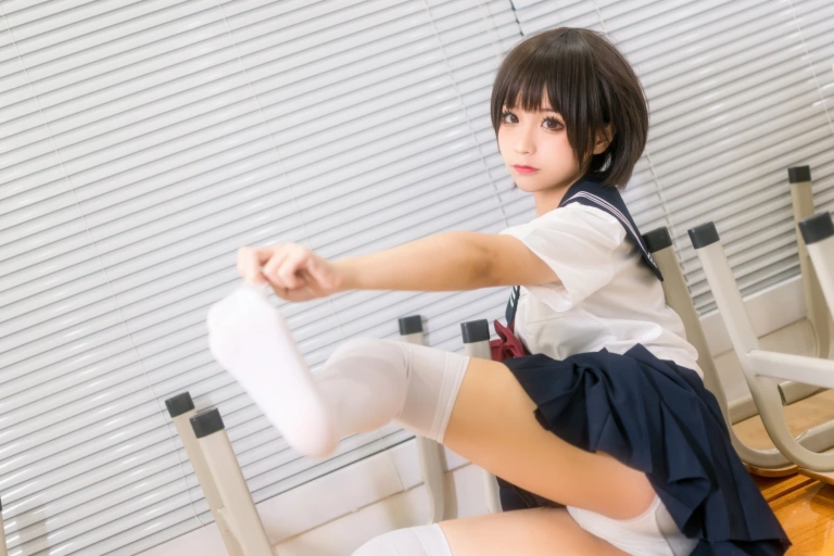 蠢沫沫《教室》主题写真：61张全套美图
