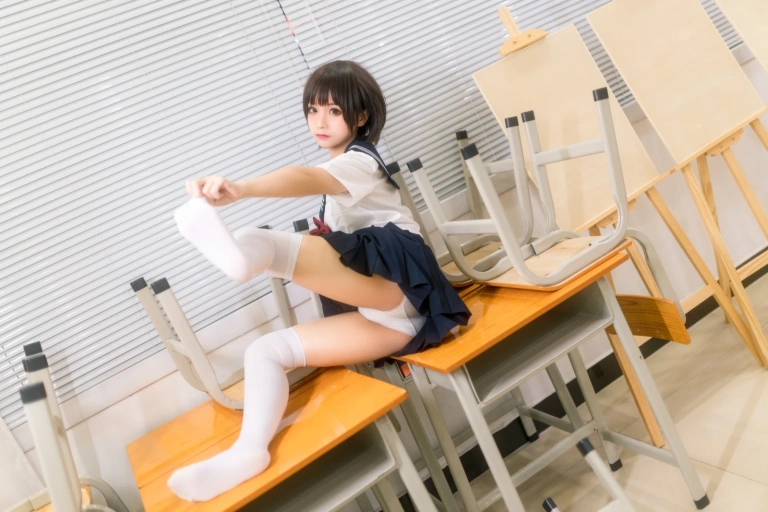 蠢沫沫《教室》主题写真：61张全套美图
