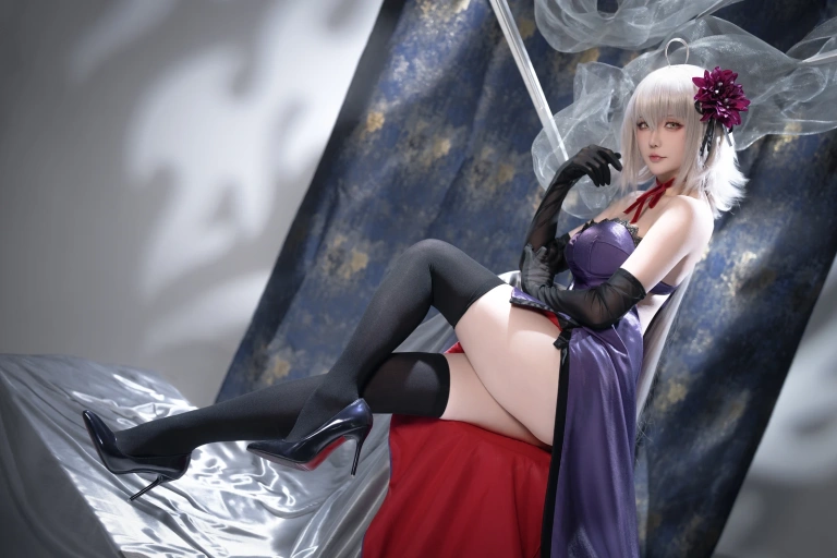 星之迟迟《2025年5月计划B FGO 黑贞德alter嘉年华礼服》主题写真：33张全套美图