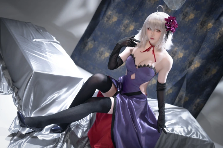 星之迟迟《2025年5月计划B FGO 黑贞德alter嘉年华礼服》主题写真：33张全套美图