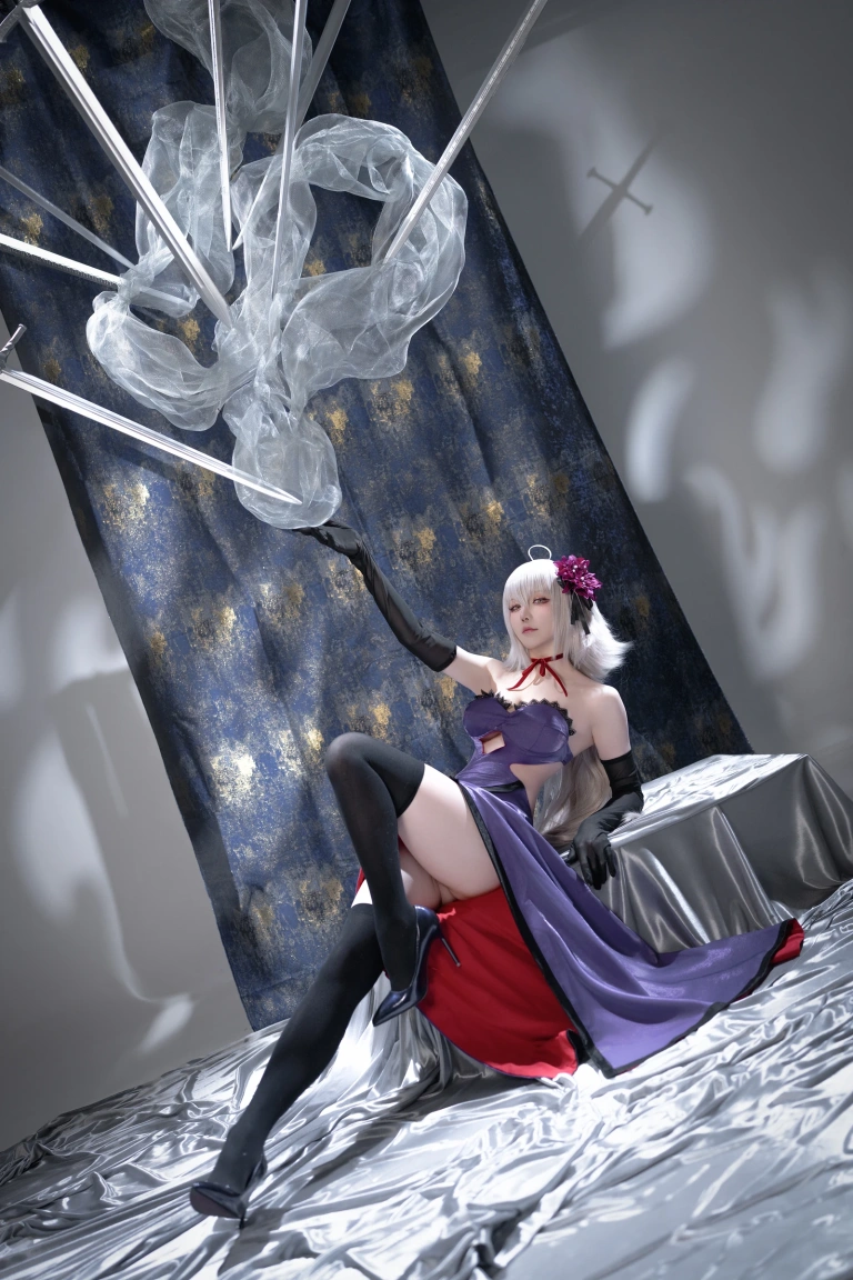 星之迟迟《2025年5月计划B FGO 黑贞德alter嘉年华礼服》主题写真：33张全套美图