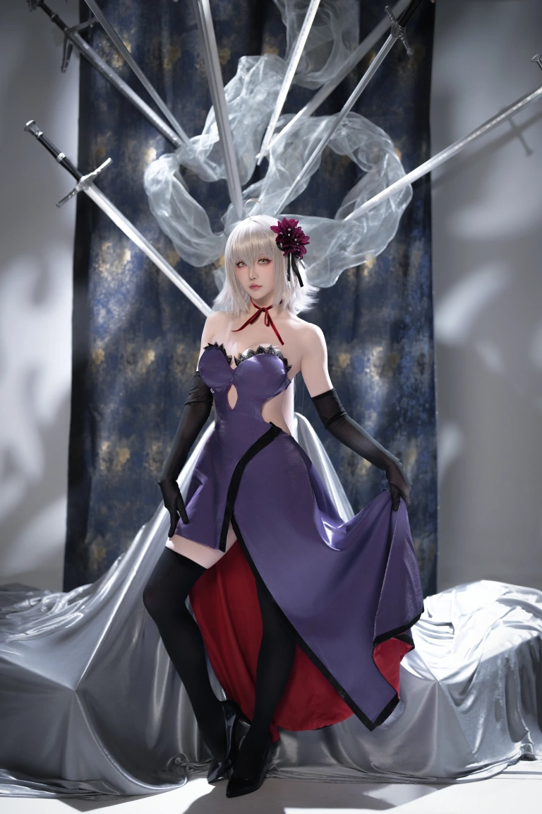 星之迟迟《2025年5月计划B FGO 黑贞德alter嘉年华礼服》主题写真：33张全套美图