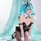 星之迟迟《2025年5月计划C 初音未来兔女郎》主题写真：44张全套美图，含1个视频