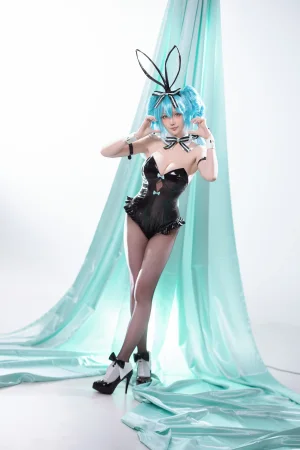 星之迟迟《2025年5月计划C 初音未来兔女郎》主题写真：44张全套美图，含1个视频