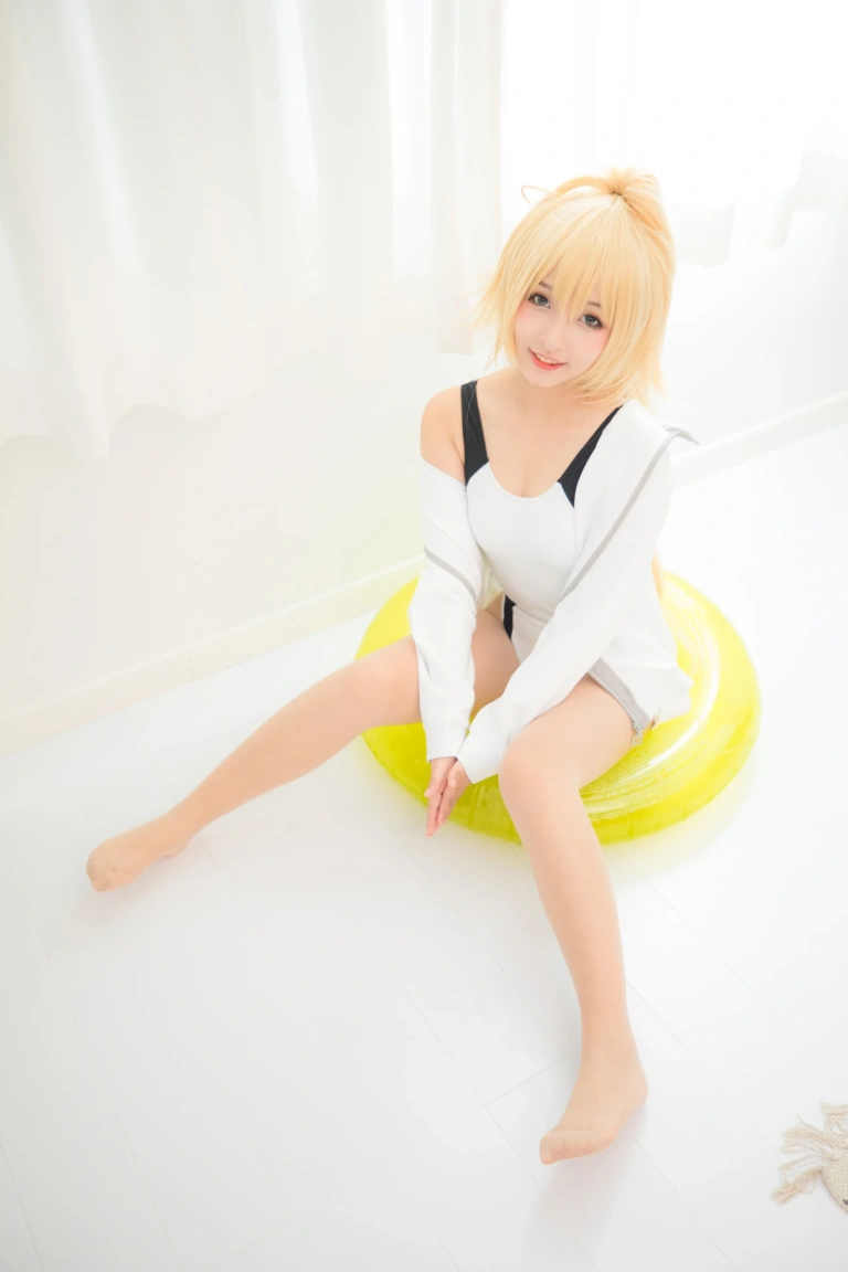 神楽坂真冬《第二季 序号10：白贞德《Swimingthedrea》》主题写真：150张全套美图