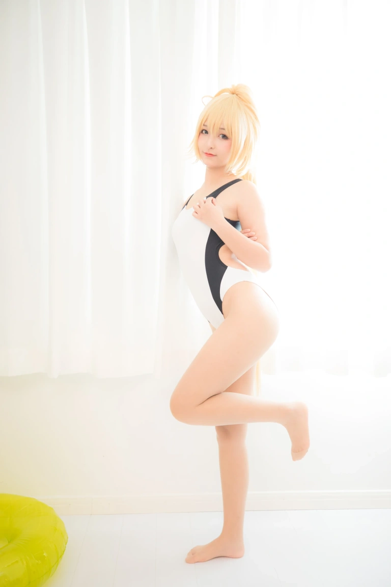 神楽坂真冬《第二季 序号10：白贞德《Swimingthedrea》》主题写真：150张全套美图