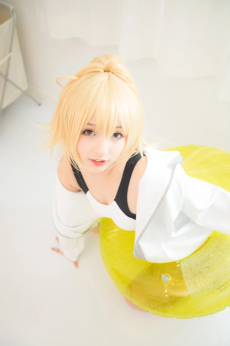 神楽坂真冬《第二季 序号10：白贞德《Swimingthedrea》》主题写真：150张全套美图