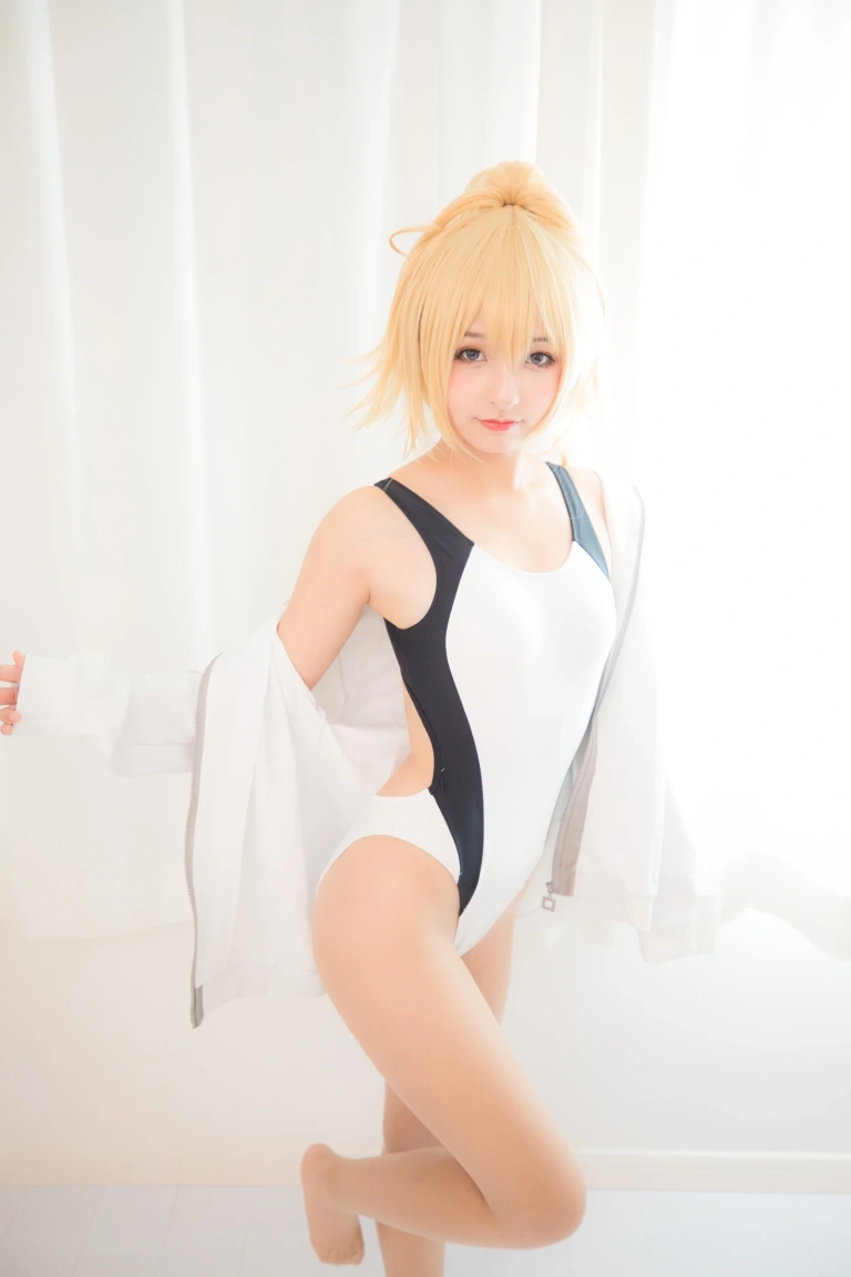 神楽坂真冬《第二季 序号10：白贞德《Swimingthedrea》》主题写真：150张全套美图