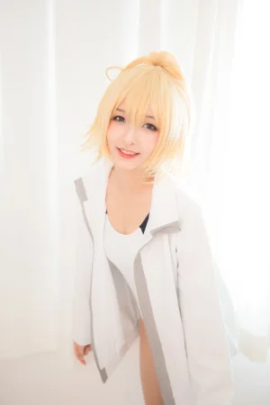 神楽坂真冬《第二季 序号10：白贞德《Swimingthedrea》》主题写真：150张全套美图