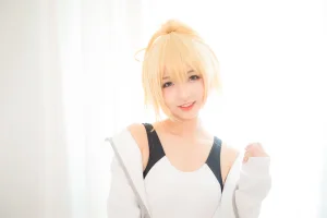 神楽坂真冬《第二季 序号10：白贞德《Swimingthedrea》》主题写真：150张全套美图