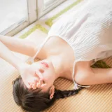 周叽是可爱兔兔《盛夏》主题写真：19张全套美图