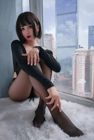轩萧学姐《NO.29 – 量个腰围》主题写真：32张全套美图