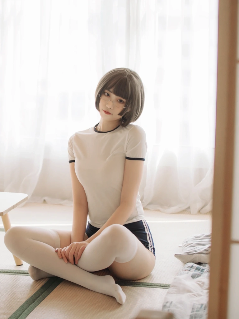 念雪《体操服》主题写真：40张全套美图