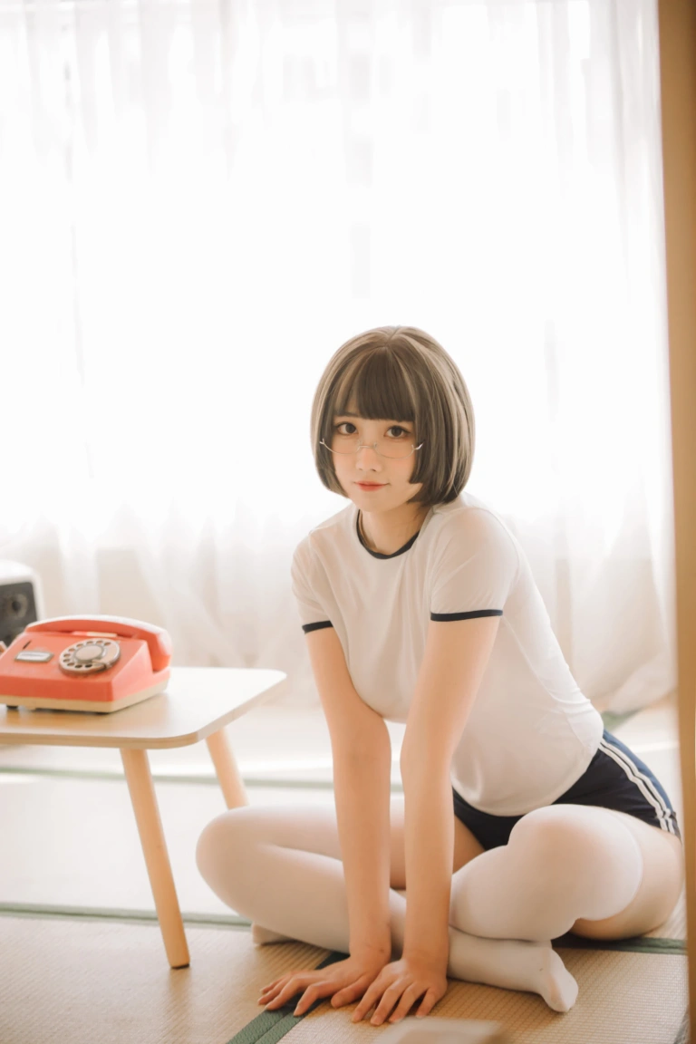 念雪《体操服》主题写真：40张全套美图