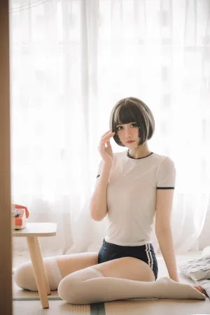 念雪《体操服》主题写真：40张全套美图