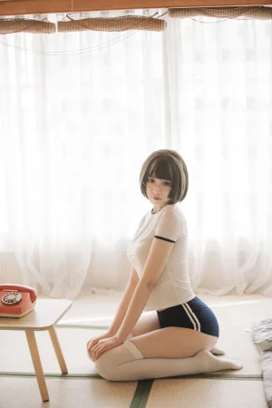 念雪《体操服》主题写真：40张全套美图