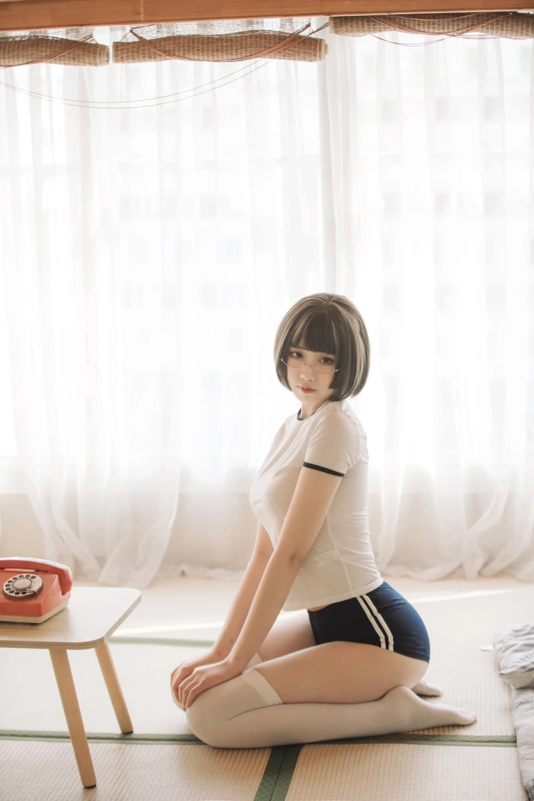 念雪《体操服》主题写真：40张全套美图