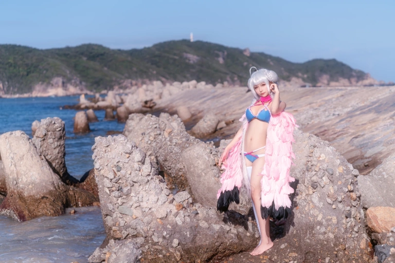 蠢沫沫《可畏泳装》主题写真：41张全套美图