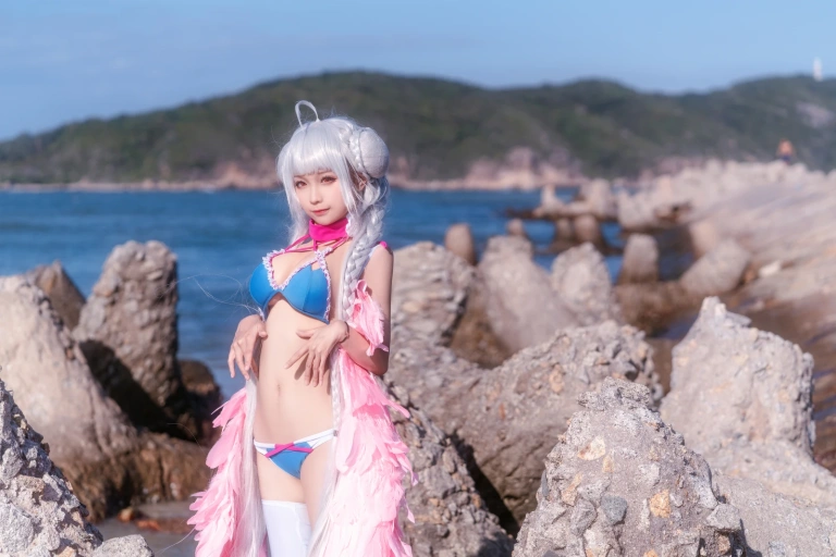 蠢沫沫《可畏泳装》主题写真：41张全套美图