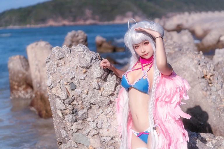蠢沫沫《可畏泳装》主题写真：41张全套美图