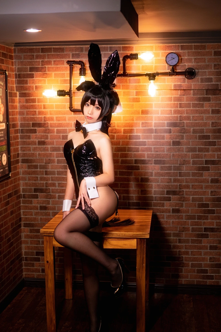 蠢沫沫《高雄兔女郎》主题写真：40张全套美图