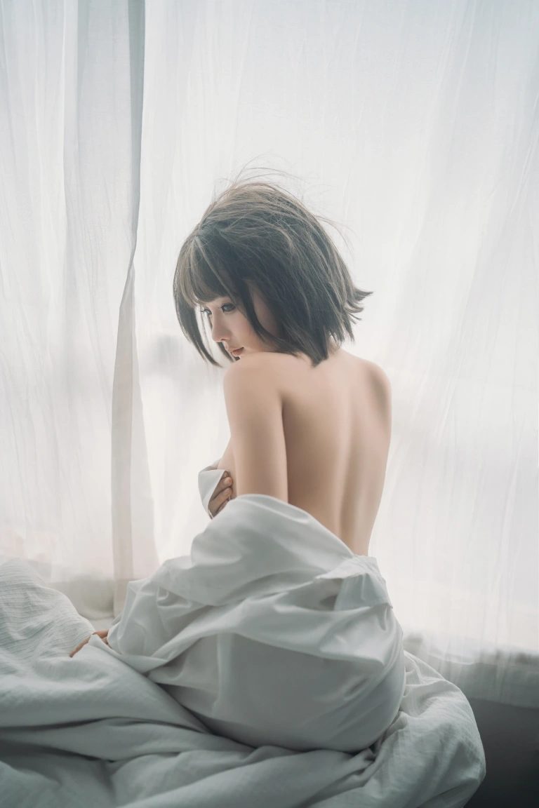 蠢沫沫《衬衫窝》主题写真：42张全套美图