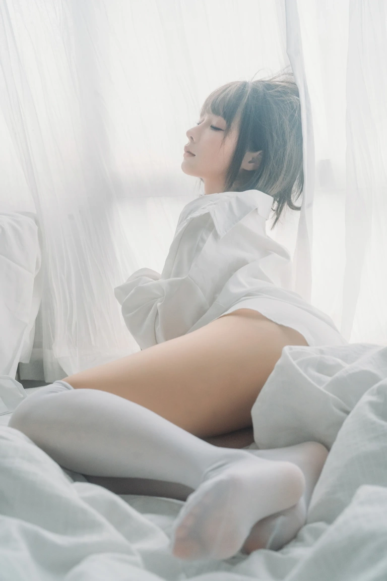 蠢沫沫《衬衫窝》主题写真：42张全套美图