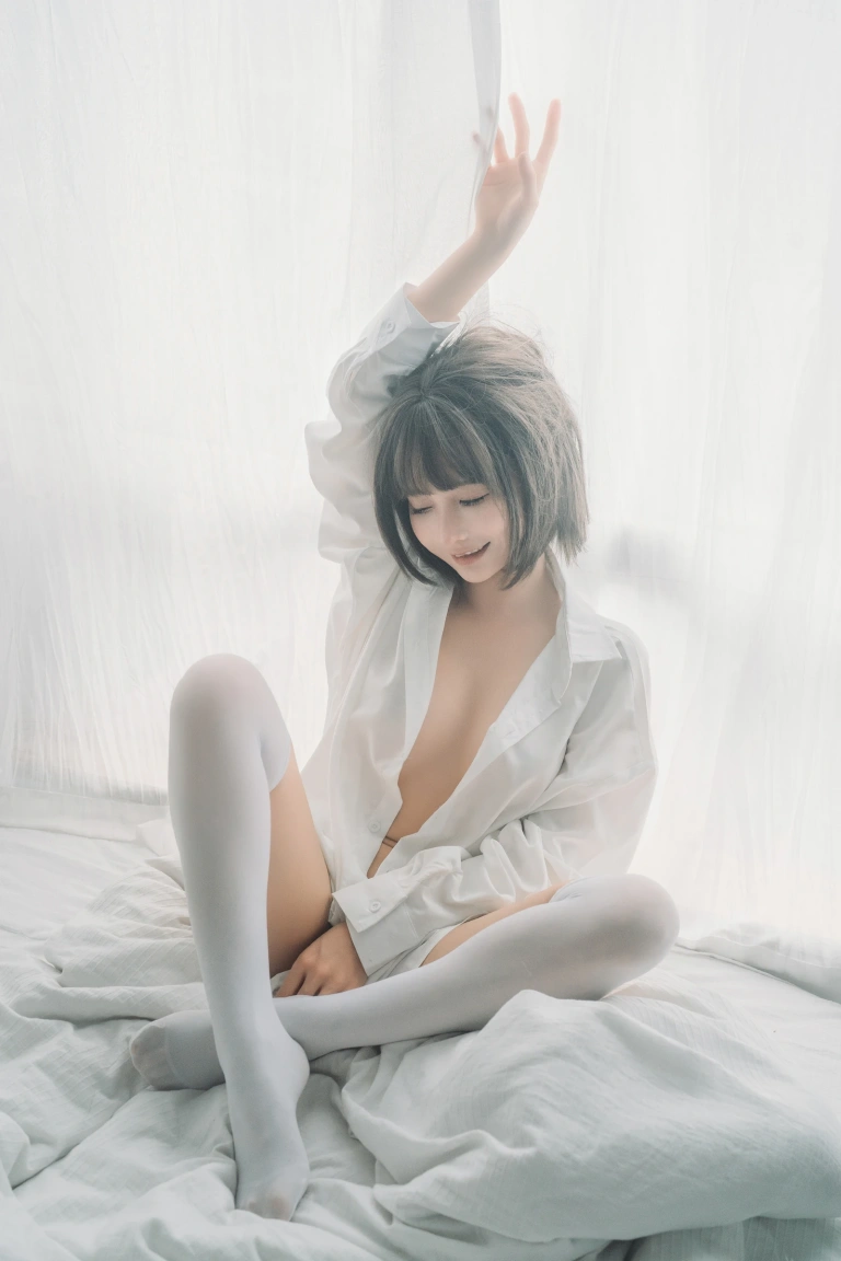 蠢沫沫《衬衫窝》主题写真：42张全套美图