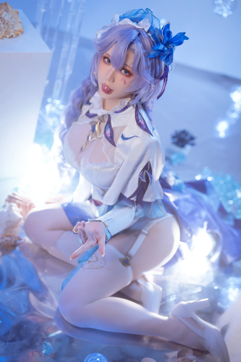 星之迟迟《2025年08月计划A 鸣潮 坎特蕾拉 [30P-177MB]》主题写真：30张全套美图