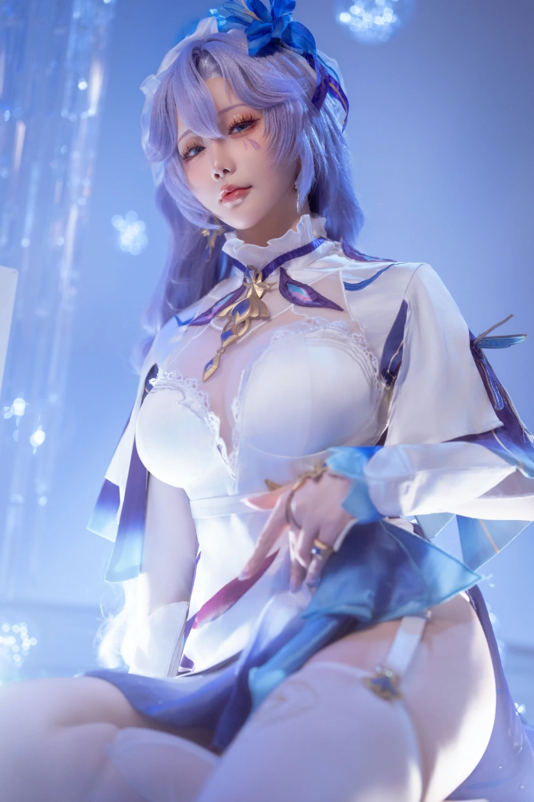 星之迟迟《2025年08月计划A 鸣潮 坎特蕾拉 [30P-177MB]》主题写真：30张全套美图