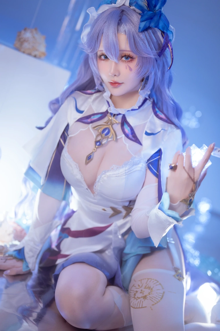 星之迟迟《2025年08月计划A 鸣潮 坎特蕾拉 [30P-177MB]》主题写真：30张全套美图