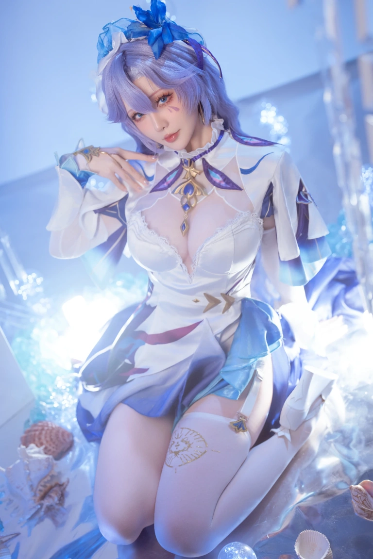 星之迟迟《2025年08月计划A 鸣潮 坎特蕾拉 [30P-177MB]》主题写真：30张全套美图