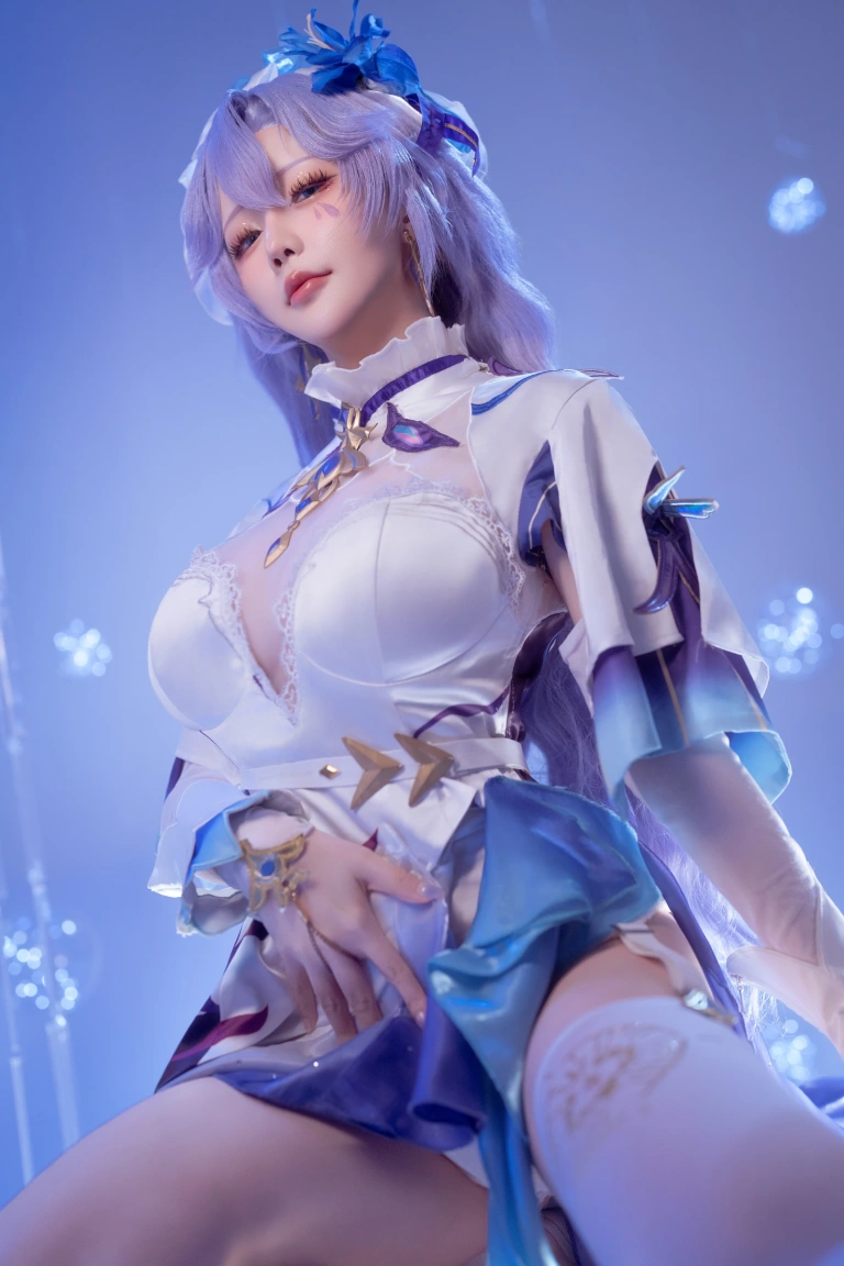 星之迟迟《2025年08月计划A 鸣潮 坎特蕾拉 [30P-177MB]》主题写真：30张全套美图