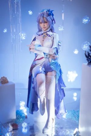 星之迟迟《2025年08月计划A 鸣潮 坎特蕾拉 [30P-177MB]》主题写真：30张全套美图