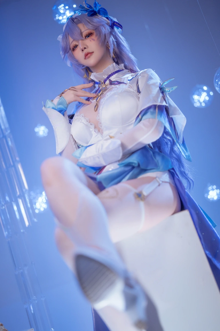 星之迟迟《2025年08月计划A 鸣潮 坎特蕾拉 [30P-177MB]》主题写真：30张全套美图